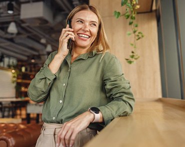 Lady schedules her dental checkup over phone
